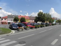 /album/fotogalerie-cyklostezka-z-ceske-skalice-na-kuks-za-matyasem-bernardem-braunem/husovo-namesti-ceska-skalice-jpg1/